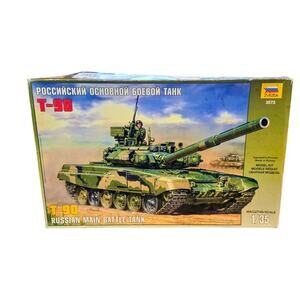 Zvedza T-90 Russian Main Battle Tank Model Kit 3573 Scale 1/35 NEW Open Box